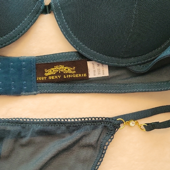 Just Sexy Lingerie Set with Gold Details - Picture 6 of 6